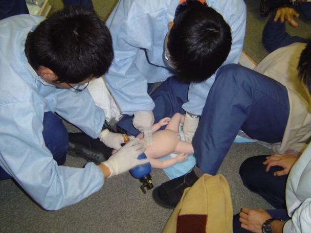 ヒロコク便 Blog Archive 救急救命学専攻で尊い新生児の命を守る救急訓練を実施