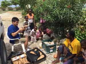 義肢の提供を待つハイチ共和国の人々