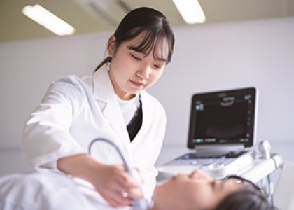 生体検査　超音波エコー練習の様子